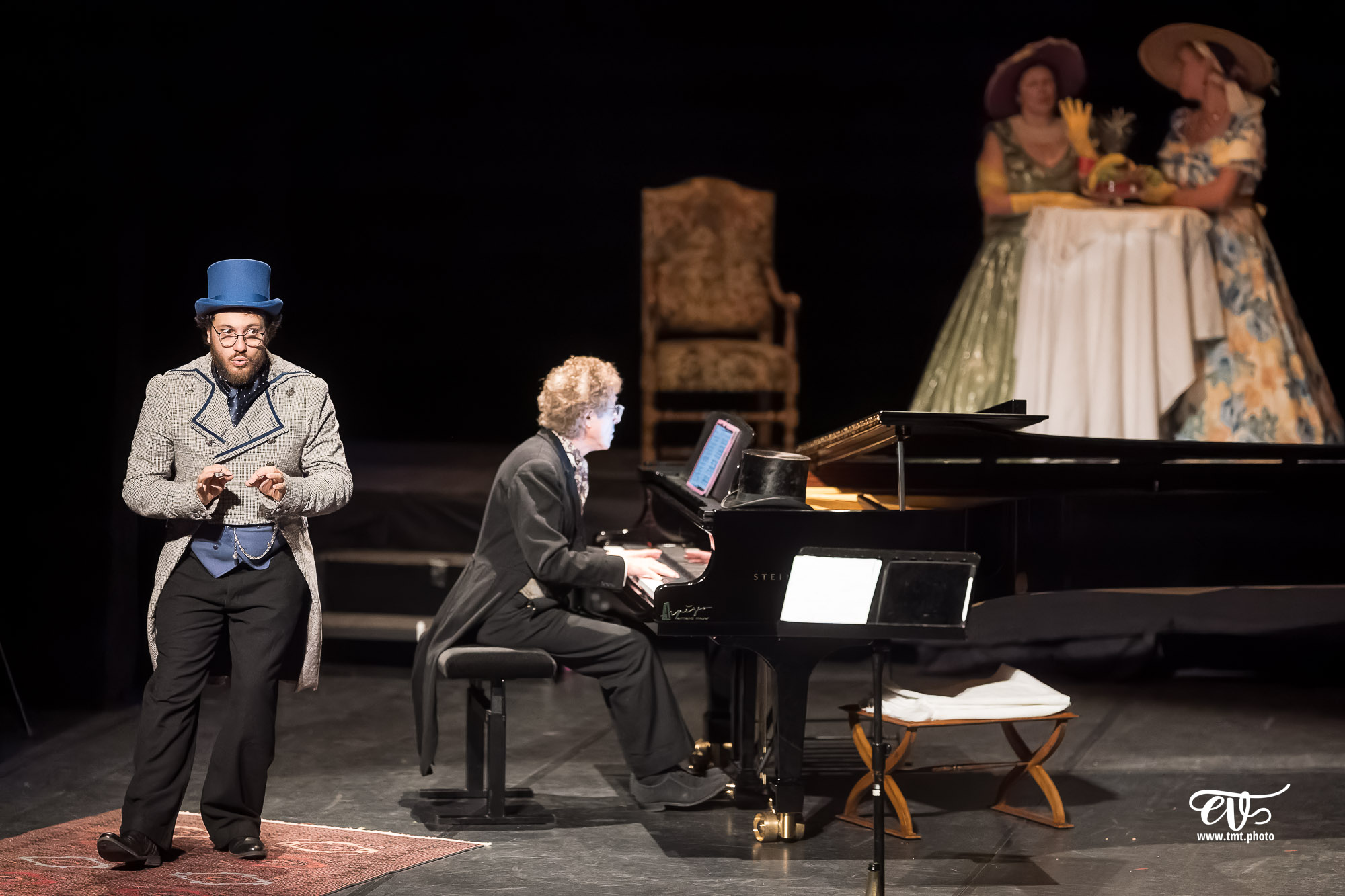 DANS LE SALON DE ROSSINI
